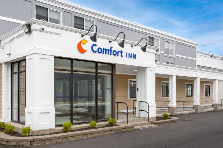 ComfortInn MA217exterior1 768x512